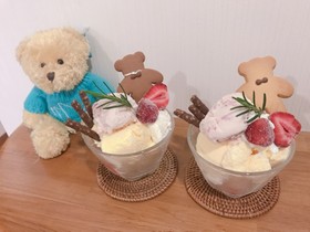 コンビニ商品でインスタ映えな苺パフェ!