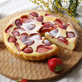 苺のヨーグルトチーズケーキ