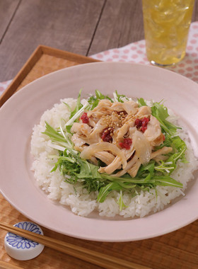 絶品甘辛だれ☆サラダチキンの梅だれ丼