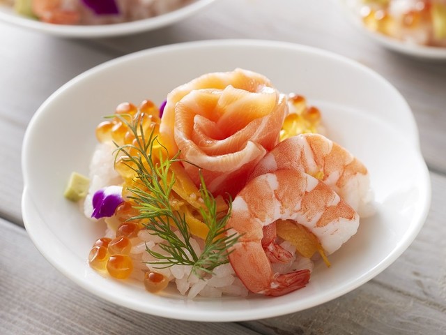 ひな祭りサーモンフラワーちらし寿司ケーキ レシピ 作り方 By モウイジャパン クックパッド 簡単おいしいみんなのレシピが361万品