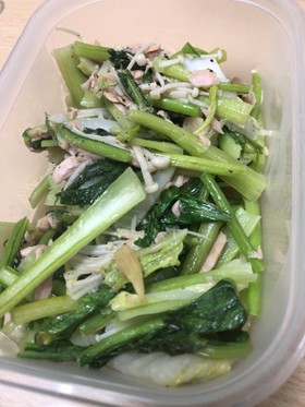 カブの葉とシーチキンの塩胡椒炒め