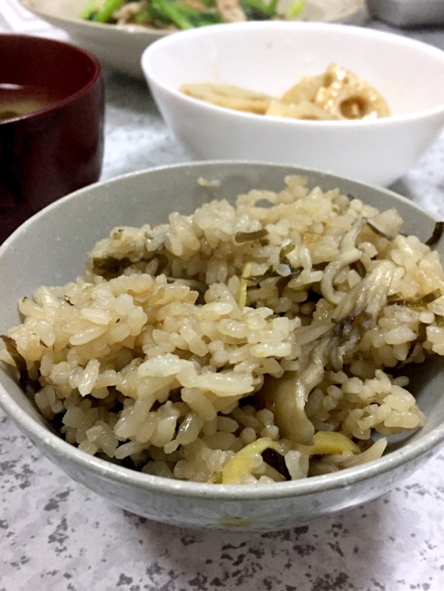 舞茸と生姜の炊き込みご飯の画像