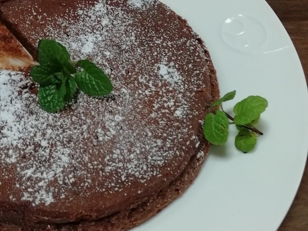 計量簡単☆濃厚生チョコケーキ