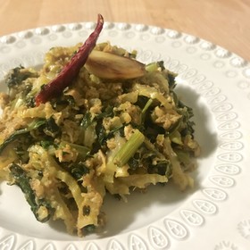 セロリとツナのカレー炒め