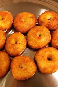 南インド風ドーナッツ（ヴァダ）