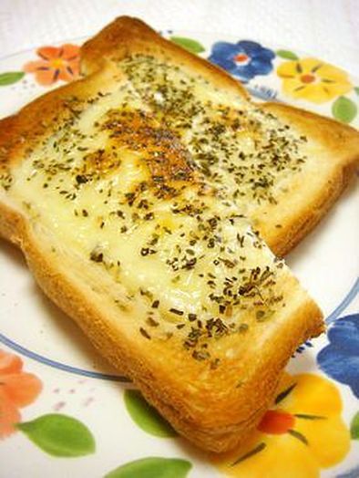 バジル★チーズトーストの写真