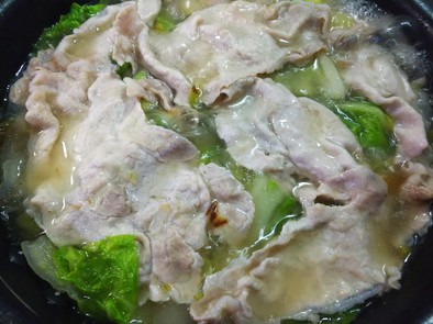 簡単中華・豚肉と白菜とジャガイモの鍋の写真