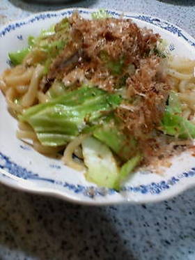 春キャベツと麺つゆで♥簡単♪焼きうどん♪