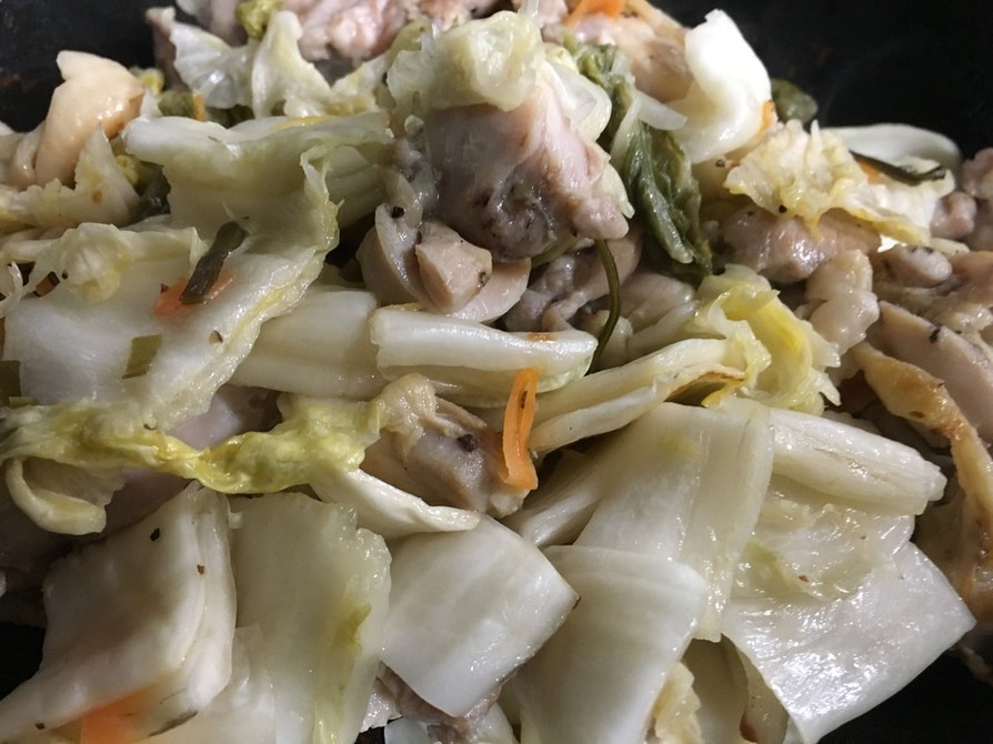 漬かりすぎた白菜の漬物と豚の炒め物の画像