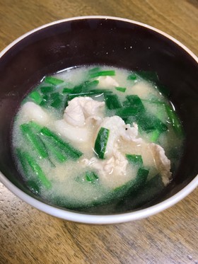 わが家の定番☆にら豚味噌汁