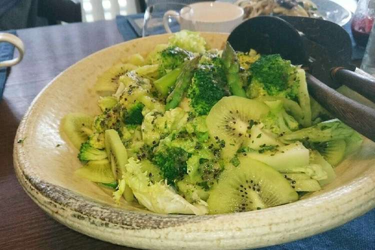 キウイのグリーンサラダ レシピ 作り方 By わくわくtomoko クックパッド 簡単おいしいみんなのレシピが374万品