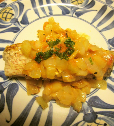 鯛のムニエル　野菜＆ナッツのバターソースの写真