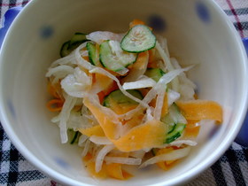 新玉ねぎをお酢で食べる☆サッパリ味サラダ
