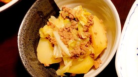 じゃがいもキャベツひき肉の味噌炒め
