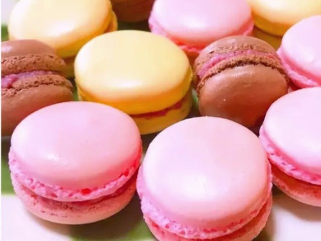 マカロン 簡単で成功率高め 乾燥無し レシピ 作り方 By 暇人の極み クックパッド 簡単おいしいみんなのレシピが359万品