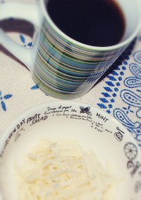 珈琲とチーズ（類似：お茶と漬物）