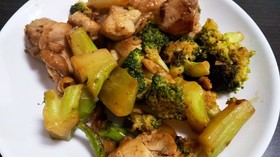 鶏肉とブロッコリーのマヨ炒め