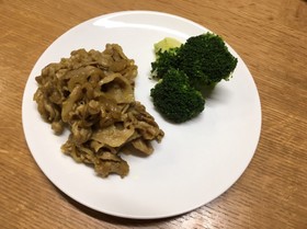 玉ねぎと豚薄切り肉のカレー炒め
