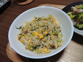 妊婦さんに♪小松菜とジャコの和風炒飯