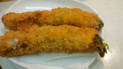 1本揚げ!葉玉ねぎのチーズin肉巻きの写真