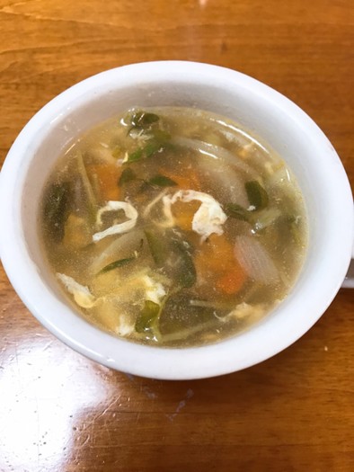 豆苗・トマト・たまごの中華風スープの写真