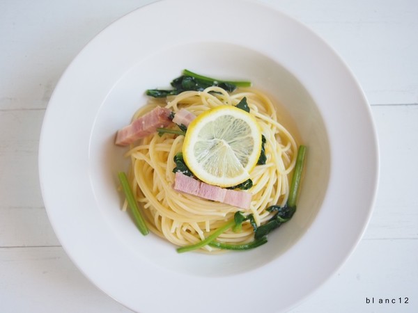 厚切りベーコンとほうれん草パスタ