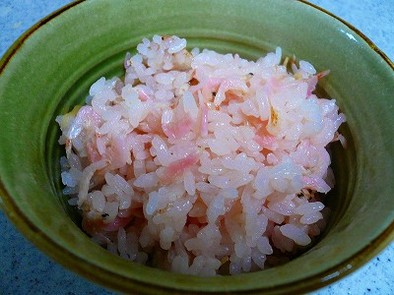 桜エビと生姜の桃色♪炊き込みご飯の写真