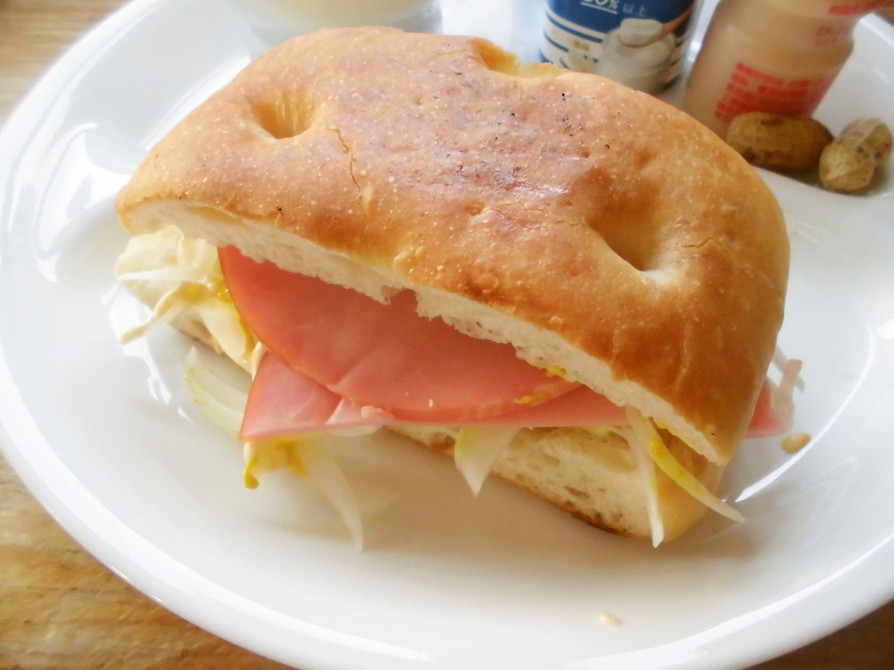 フォカッチャのサンドイッチの画像