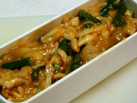 お弁当のメインおかず~豚のピリ辛味噌蒸し