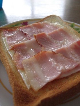 わさびチーズ・ベーコントースト