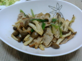 簡単しめじとわけぎを使った豚肉の炒め物♪