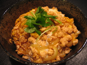 お肉がジューシー♪親子丼