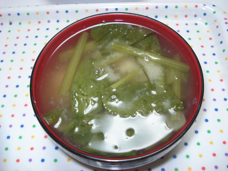 小松菜とじゃがいものお味噌汁の画像