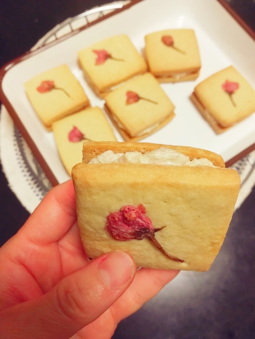 桜クリームサンドクッキーの画像