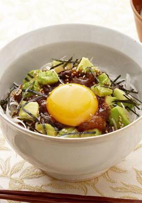 アボカドとかつおのユッケ丼