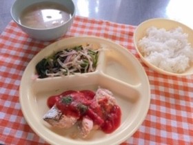鮭のムニエルトマトソースかけ
