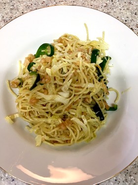 千切りキャベツの残りでズボラ塩焼きそば