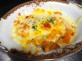 ベーコンと玉葱、じゃが芋のチーズ焼き