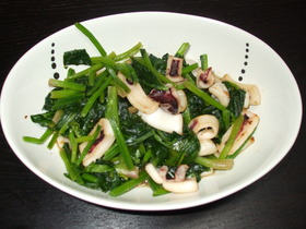 ほうれん草とイカの炒め物