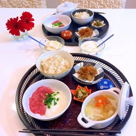 2月26日 献立まぐろ山かけ 餃子スープ