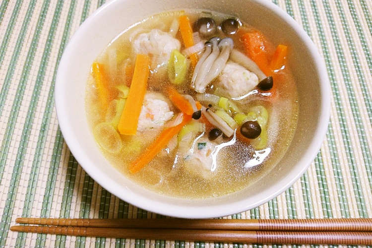 優しいお味 夜食に嬉しい簡単鶏団子スープ レシピ 作り方 By ポテチ犬 クックパッド