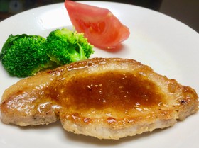 豚肉のステーキ 生姜ソースかけ