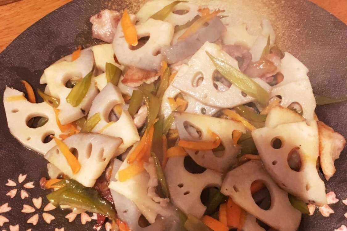 栄養抜群 れんこんと茎わかめのきんぴら レシピ 作り方 By かおりンずcafe クックパッド 簡単おいしいみんなのレシピが379万品