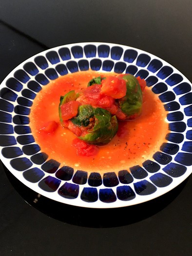 ロール芽キャベツのトマトソースがけの写真