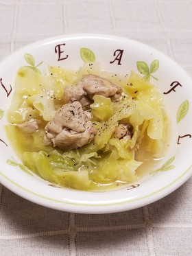 カロリー控えめ♪鶏肉キャベツ食べるスープ