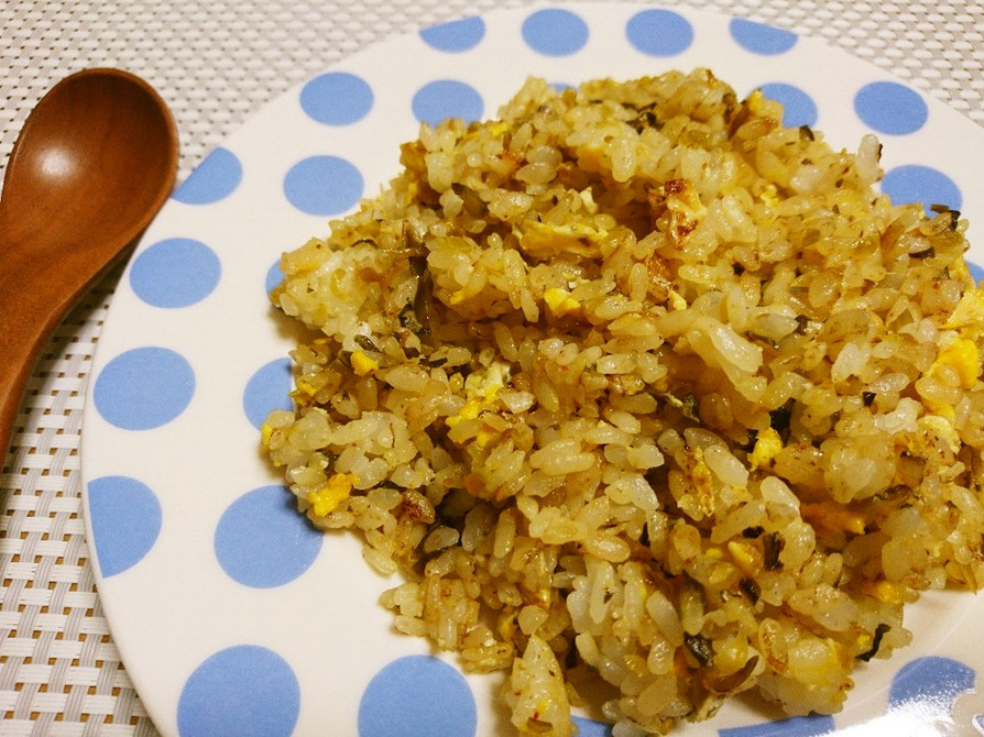 簡単ランチ♫高菜と卵のチャーハンの画像