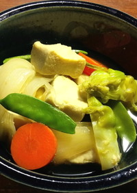 高野豆腐と新玉葱、蕾菜の煮物