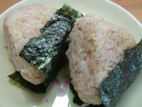 ねぎ・しょうが・おかか・しょうゆおにぎり