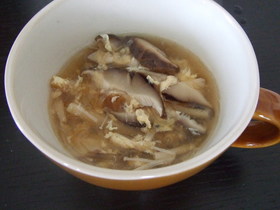 酸っぱ辛いスープ♪酸辣湯(スーラータン)