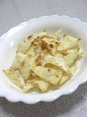 残った餃子の皮で☆パリパリおやつ♪